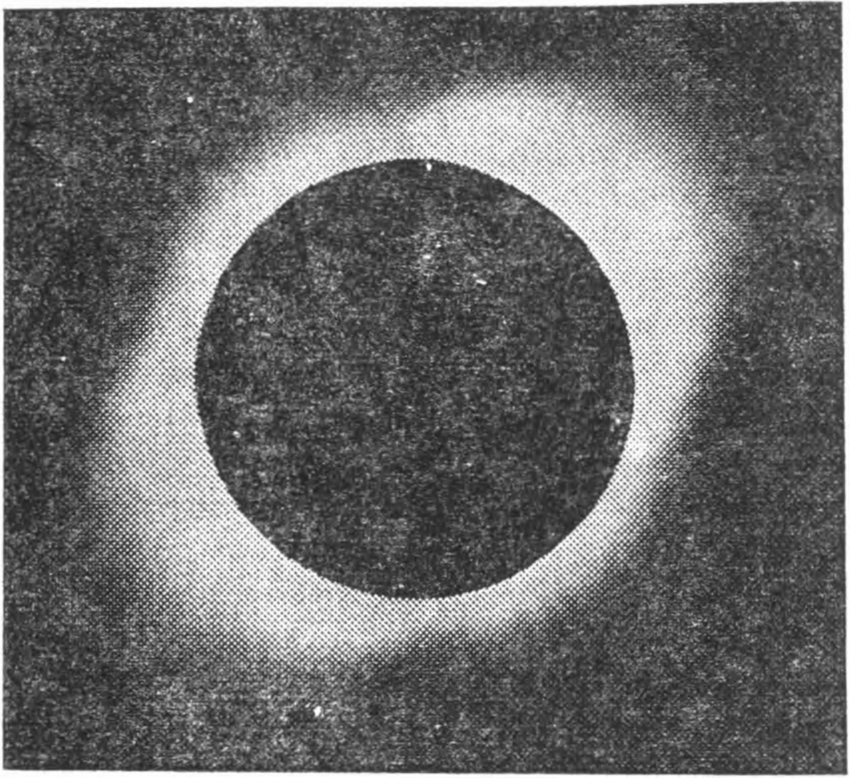 Рис. 131. Солнечная корона во время затмения 30 июня 1954 г